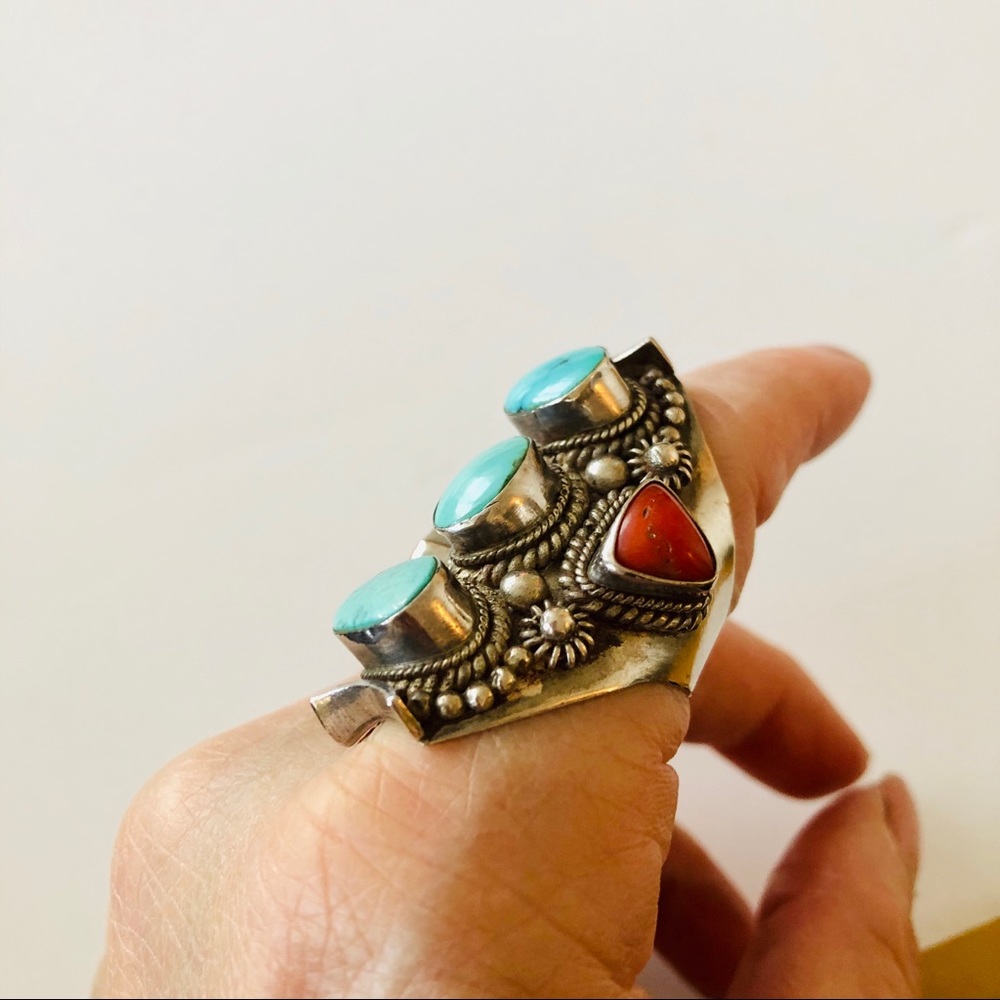 Dramatic Sterling Silver And Turquoise Ring - image 3